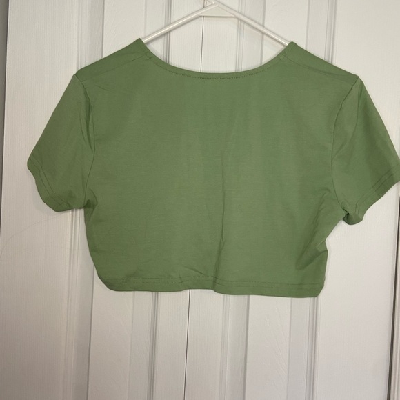 Green cropped tee - Picture 3 of 3
